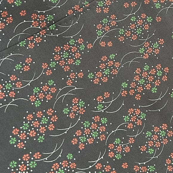 Beautiful Vintage floral dark purple kimono perfect for fall imported Japan - Picture 5 of 8